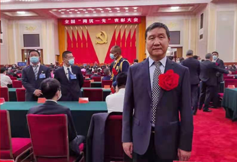建黨百年，河北華清環(huán)境科技集團(tuán)黨總支被中共中央授予“全國先進(jìn)基層黨組織”稱號(hào)